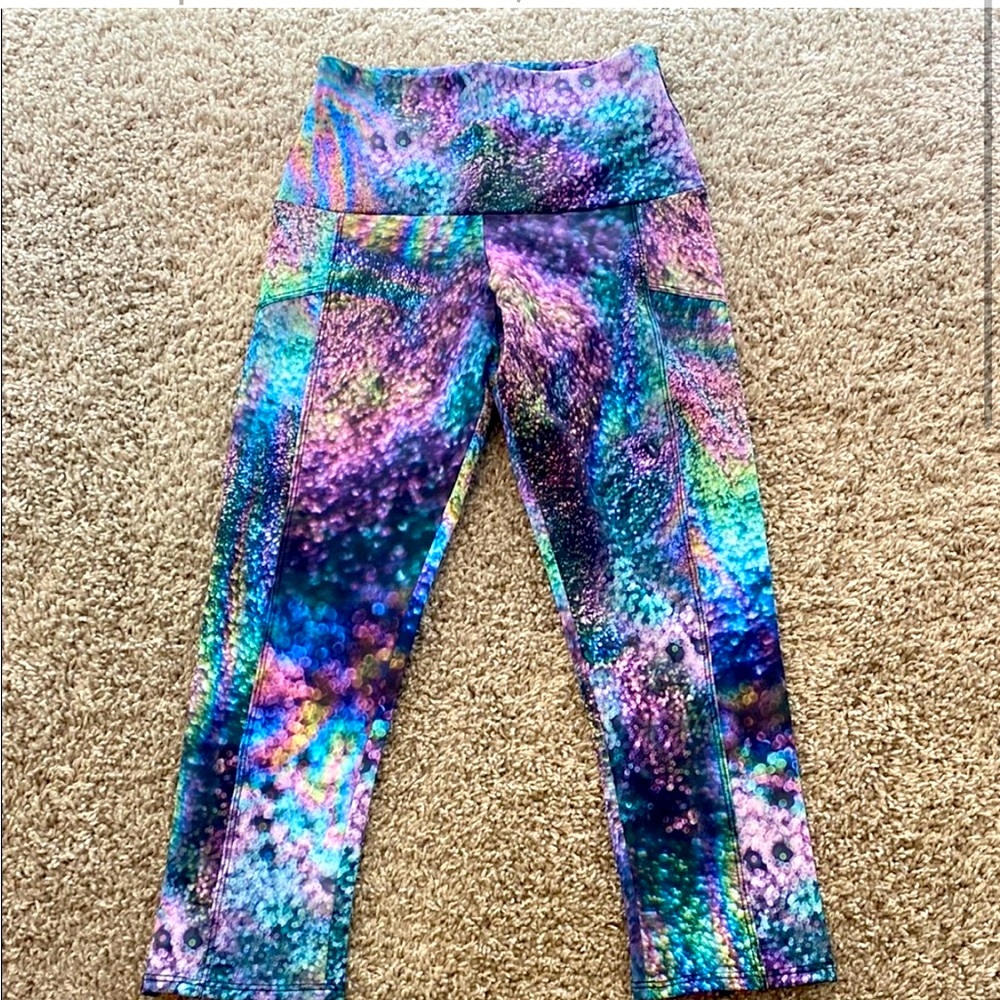 Onzie High Rise Stunner Capri pants XS brand new